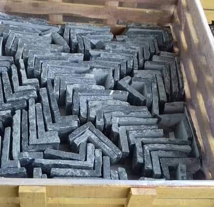 Mansoon Black Ledge Corner